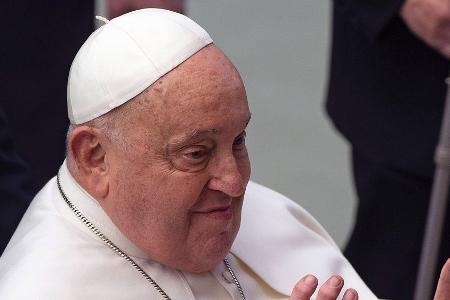 Papst Franziskus verbringt erneut eine ruhige Nacht