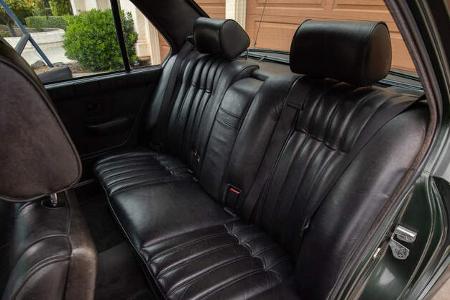 Schwarze Lederrückbank vom BMW M5