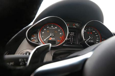 Audi R8 V10 plus 5.2 FSI, Rundinstrumente