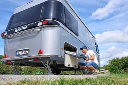 Eriba Touring 820 vs. Airstream 648 International f
