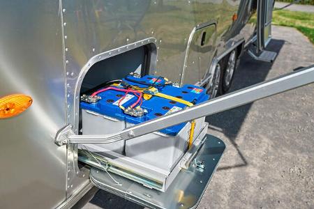 Eriba Touring 820 vs. Airstream 648 International f