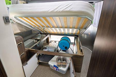 Eriba Touring 820 vs. Airstream 648 International f