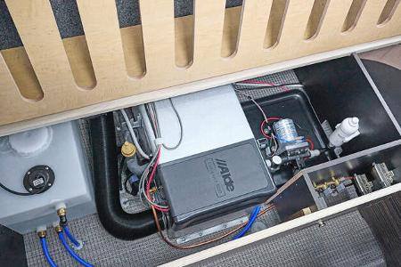 Eriba Touring 820 vs. Airstream 648 International f