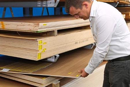 Kein Teil hat im Lager einen festen Platz.