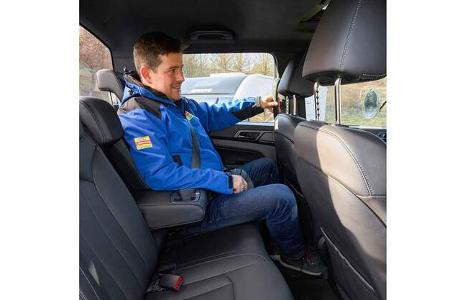 Ssangyong Musso Grand im Zugwagentest - Beinfreiheit