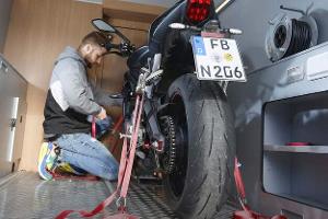 Motorrad-Sicherung Campingbus