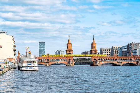 Reise Berlin Oberbaumbruecke f