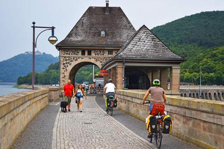 Ma_rchenstra§en-Fernradweg.