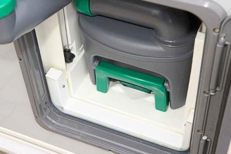 Knaus Azur 500 FU Toilettenschacht