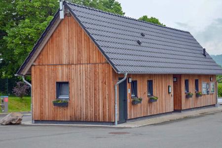 HŸtte, Stra§e, BŠume, Himmel