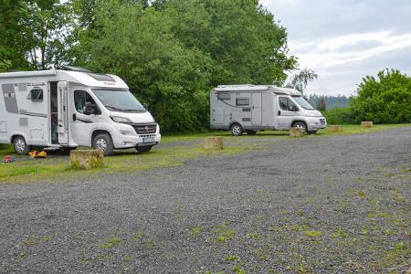 Stellplatz, Gras, Caravans, BŠume, Himmel