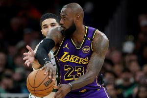 NBA: James bei Lakers-Niederlage angeschlagen raus