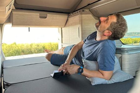 VW California Ocean Campervan Bett und Einzelsitze