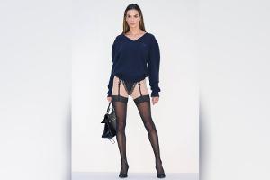 Alessandra Ambrosio: In Strapsen zur Pariser Fashion Week