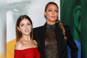 Streit? Anna Kendrick geht Fragen über Blake Lively aus dem Weg