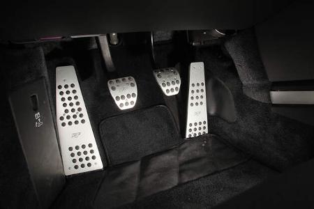 Ruf RGT-8, Pedale