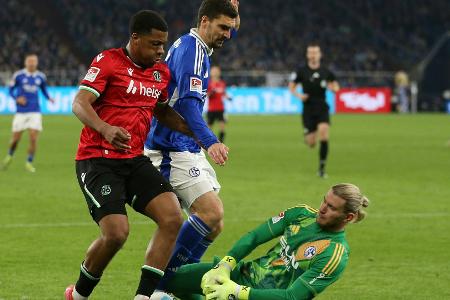 96 siegt auf Schalke - Krimi um die Lizenz