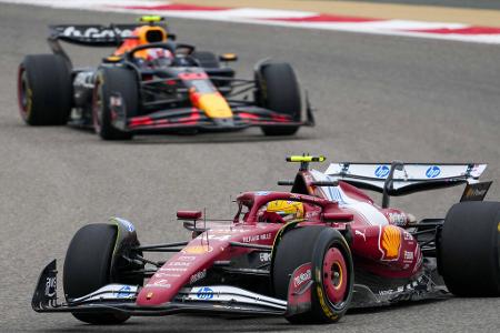 Millionen-Summen: Das Kohle-Ranking der Formel 1 - 3,411 Milliarden Dollar (rund 3,22 Milliarden Euro) nahm die Formel 1 in 2024 ein - erneut ein Rekord. 1,266 Milliarden Dollar dieser Summe werden an die zehn Rennställe ausgeschüttet, wobei Ferrari dank einer in der Ecclestone-Ära festgelegten Bonuszahlung mehr Geld abschleppt als McLaren, Red Bull und Co.! Das ist das von 'Bild' berechnete Kohle-Ranking der F1: