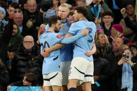 Die Top-Verdiener der Premier League - Die Premier League ist der Krösus der internationalen Top-Ligen. Nirgendwo sonst schleppen die Fußballer derartige Millionen-Summen ab. In den Top 10 des Gehaltsrankings finden sich gleich fünf Akteure von Manchester City - und ein Deutscher. Hier kommt die Rangliste (Quelle: Capology):