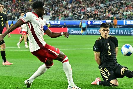 Bayern-Star Davies bei Länderspiel verletzt