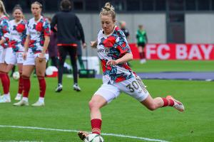 Bis 2026: Abwehrspielerin Simon bleibt bei Bayern München