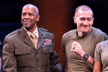...auf der großen Premiere am Sonntag erfreue sich das Publikum an gleich zwei A-Listern: In den Hauptrollen sind Denzel Washington und Jake Gyllenhaal zu sehen, beide haben bereits ausgiebige Broadwa ...