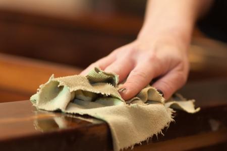 Möbelpolitur aus Olivenöl und Essig