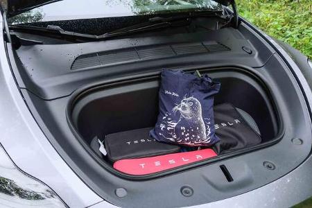Tesla, Model Y, Car Camping, E-Wagen, Kofferraum