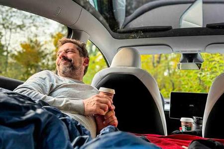 Tesla, Model Y, Car Camping, E-Wagen
