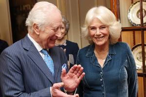 Dafür applaudiert König Charles seiner Camilla