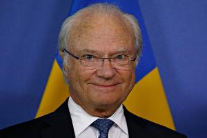 Palast veröffentlicht nostalgische Jugendfotos von König Carl Gustaf