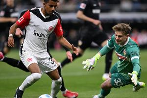 Götze trifft in Überzahl: Frankfurt auf Königsklassen-Kurs