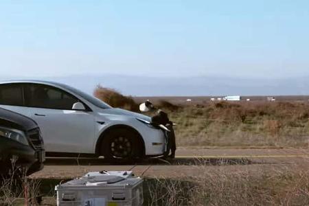 Youtuber testet die Assistenzsysteme von Tesla