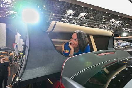 Spacecamper Roof Aufstelldach 