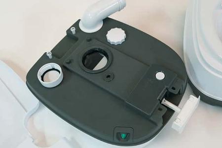 Chemietoilette, Trenntoilette, Fäkalbehälter