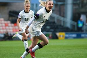 Nach Blitztor: DFB-Frauen holen Pflichtsieg in Schottland
