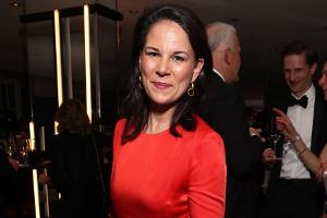 Annalena Baerbock sorgt beim Bundespresseball für Gesprächsstoff