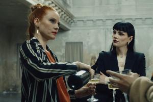 Barbara Meier taucht in ZDFneo-Serie "Crystal Wall" auf