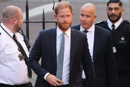 Zweitägige Anhörung: Prinz Harry erscheint vor Gericht in London