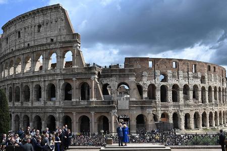 Staatsbesuch in Italien: König Charles und Camilla besuchen Kolosseum