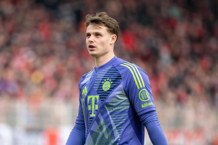 TOR: Jonas Urbig - Note: 3,5 - Ließ sich an diesem großen Abend keine Nervosität anmerken, bügelte aber nur selten die Fehler seiner Vorderleute aus. Hielt die Bayern nach der Pause einmal gegen Martínez im Spiel, die beiden Einschläge konnte er nicht verhindern. Sein mutiges Aufbauspiel führte derweil mit der Zeit zu vielen Ballverlusten.