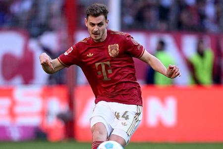 Josip Stanisic - Note: 4,0 - Ließ gegen Darmian auf der linken Seite lange wenig zu. Als er durch die taktische Umstellung die Position wechseln musste, wankte er aber doch merklich. Gab beim späten 1:2 völlig unnötig den Raum hinter der Kette preis. Mit Ball nur in der Drangphase nach der Pause wirklich drin.
