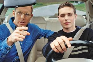 Früh üben lohnt sich: Wie sich "Begleitetes Fahren ab 17" bei der Kfz-Versicherung auszahlt