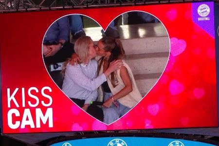 Annemarie Carpendale: So war der Kuss mit Barbara Schöneberger