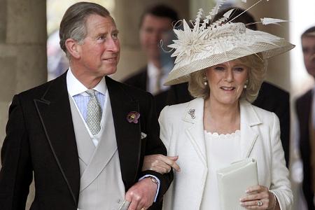 20 Jahre ist es her, dass Charles, damals noch der Prince of Wales, und Camilla Parker Bowles sich in der Guildhall in Windsor das Jawort gaben. Es war eine kleine Zeremonie, bei der nicht einmal die ...