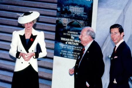 Ende 1992 gaben Charles und Diana ihre Trennung bekannt, drei Jahre später — knapp zwei Jahre vor ihrem Tod — gab Diana ein BBC-Interview, in dem sie den legendären Satz sagte: 