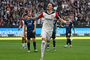 Königsklasse rückt näher: Frankfurt besiegt Heidenheim klar
