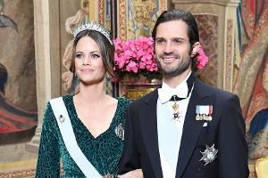 Prinz Carl Philip und Sofia taufen ihre Tochter an ihrem Hochzeitstag