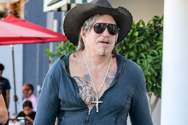 Mickey Rourke weiß, was für seine enttäuschende Karriere-Laufbahn verantwortlich ist. Der 'Wrestler'-Star verriet, dass er Filmregisseure, mit denen er gerne zusammenarbeiten wollte, abgeschreckt hat. ...