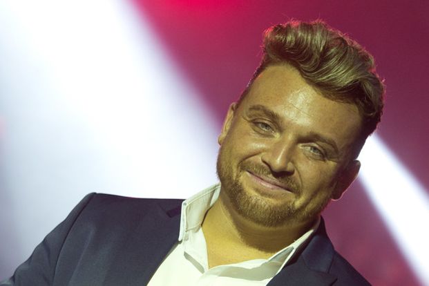 Menowin Fröhlich hätte eine fantastische Karriere als Sänger haben können. Doch nach seinem Auftritt bei 'DSDS' machte er mehr durch Drogenexzesse und Gewaltausbrüche auf sich aufmerksam. Zwar machte ...